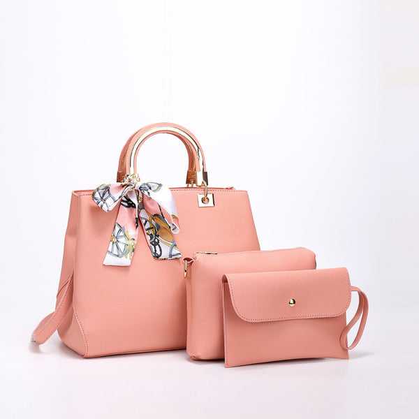 Classy 3 in 1 handbags Material: Leather Inner structure : partitioned